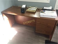 5' x 2' Wood Knee Hole Desk
