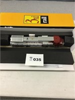 3rd RAIL SANTA FE ENGINE (NIB)