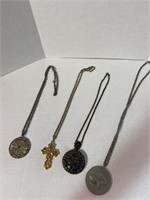 (4) Vintage Fashion Necklaces