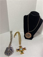 (3) Fashion Necklaces & Pendants