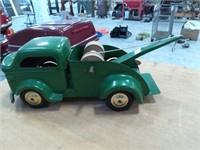 Vintage metal tow truck