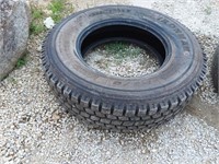 295/75R 22.5 tire
