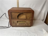 1947 Sears Silvertone 6 Tube Radio
