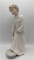 Vintage Lladro Nao Girl in Nightgown Porcelain