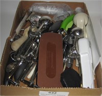 Pampered Chef Decorator-Knife Sharper &