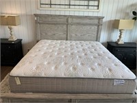 KING MATTRESS & BOXSPRINGS