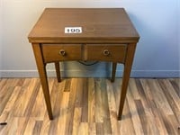 SEWING MACHINE TABLE W/ SINGER SEWING MACHINE