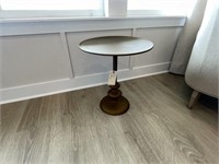 ACCENT TABLE