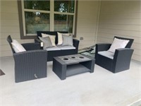 4PC PATIO SET & PILLOWS