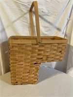 WOVEN STAIRSTEP BASKET