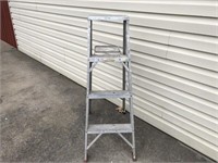 4 ft Step Ladder