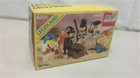 Unopened 1990 Legoland Pirate Mini Figures #6251