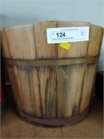 Early Wood Banded Bucket