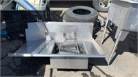 4’ x 32” stainless steel sink with tap no legs