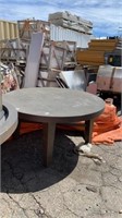 5’ round wooden dining table