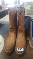 BOOTS SIZE 9 1/2 GENTLY USED