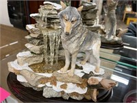 COUNTRY ARTISTS WOLF / WATERFALL FIGURES