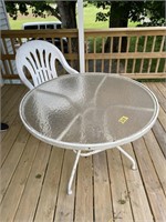 ROUND TABLE & CHAIR