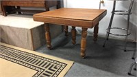 Antique oak Robins table with hidden leaves