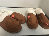 2 pr. Men’s slippers.  Size M.