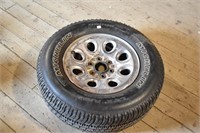Michelin P265/70/R17 tire and rim, *OS