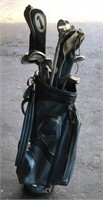 Gulf bag with clubs