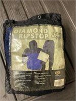 Large diamond rip-stop rain suit