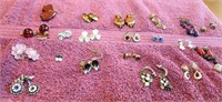 Lot of Earrings - Costume Jewelry