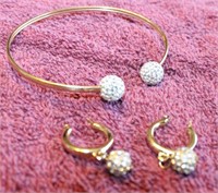 Levieux 14Kt Gold Bracelet w/Matching Earrings
