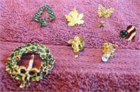 Costume Jewelry - Pins & Brooches