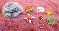 Costume Jewelry - Ring, Brooches & Pins