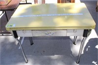 Retro Metal table with pull out leaves
