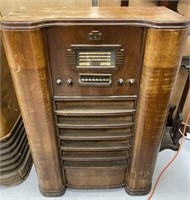 Vintage General Electric radio 28x14