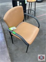 stackable chairs lot of 5, 3 beige 2 black, mid