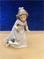LLADRO FIGURINE "PLAY TIME" YOUNG GIRL RUNNING