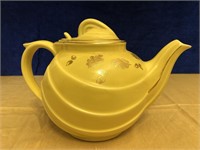 VERY NICE VINTAGE HALL TEAPOT WITH GOLD ACCENTS.