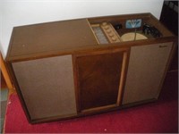 Magnavox Magnificent Stereo Turntable, 18x45x29