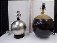 2 ROUND LAMPS