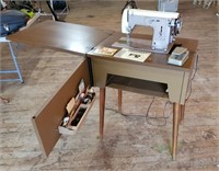 Kenmore Sewing Machine in Stand w/Pedal