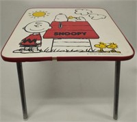 Vintage Charlie Brown & Snoopy 24x24 Table