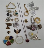 Lot of Miscellaneous Costume Jewelry Accessories