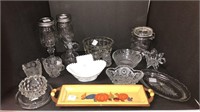 18-piece glassware assortment, some milkglass
