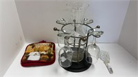 Glass carafe w/ stand and (4) glasses, glass wine