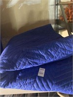 MOVING BLANKET USED FOR PACKING MOVING TRUCKS