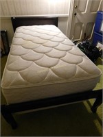 twin bed, box spg & mattress (very clean)