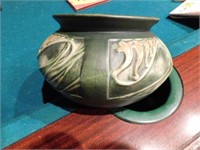 Roseville bowl (marked R on bottom; 5" top,