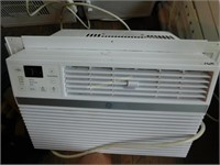 GE air conditioner, 8000 BTU, 115v, works