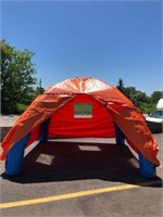 BLUE INFLATABLE KIDS TENT W/ ORANGE COVER
