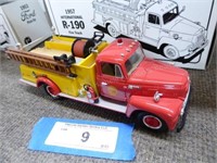 1957 International R-190 fire truck - Shell Oil -