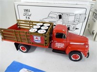 1951 Ford F-6 stake truck - Magnolia - 18-1056